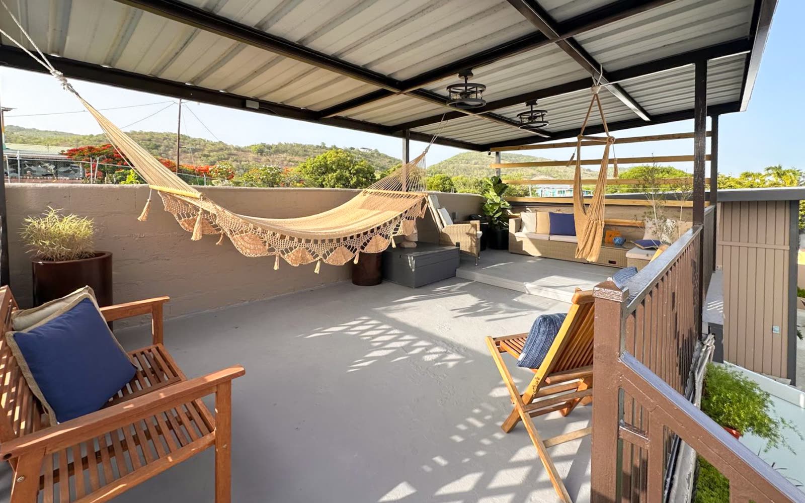 Terraza cubierta con hamaca en Marietta Keys, La Parguera